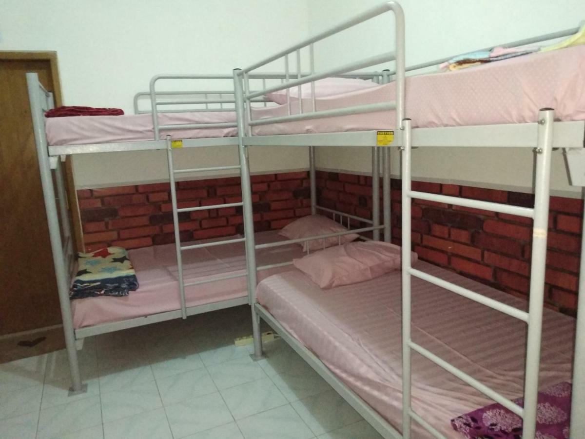 Szabrian Hostel Denpasa Buitenkant foto